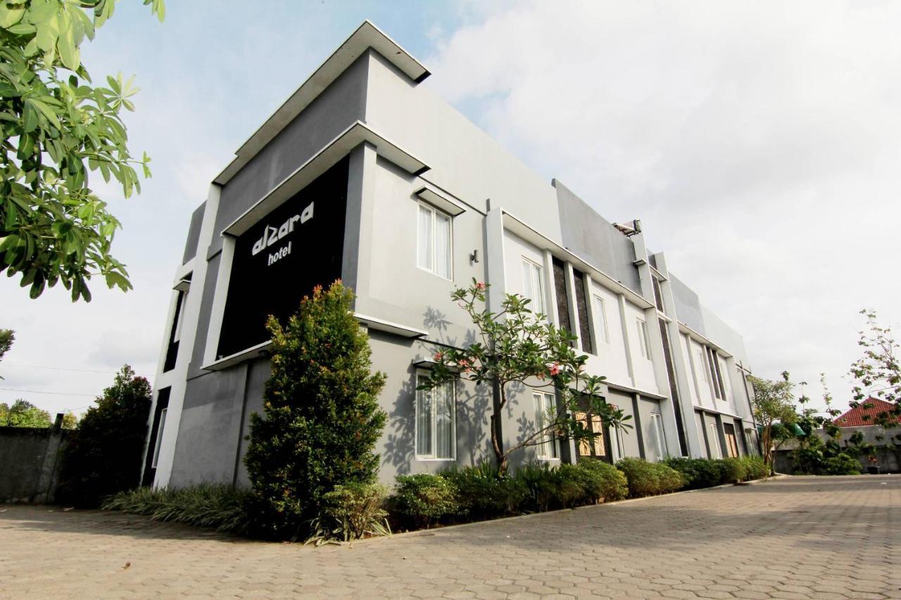Alzara Hotel Syariah Wonosari Экстерьер фото