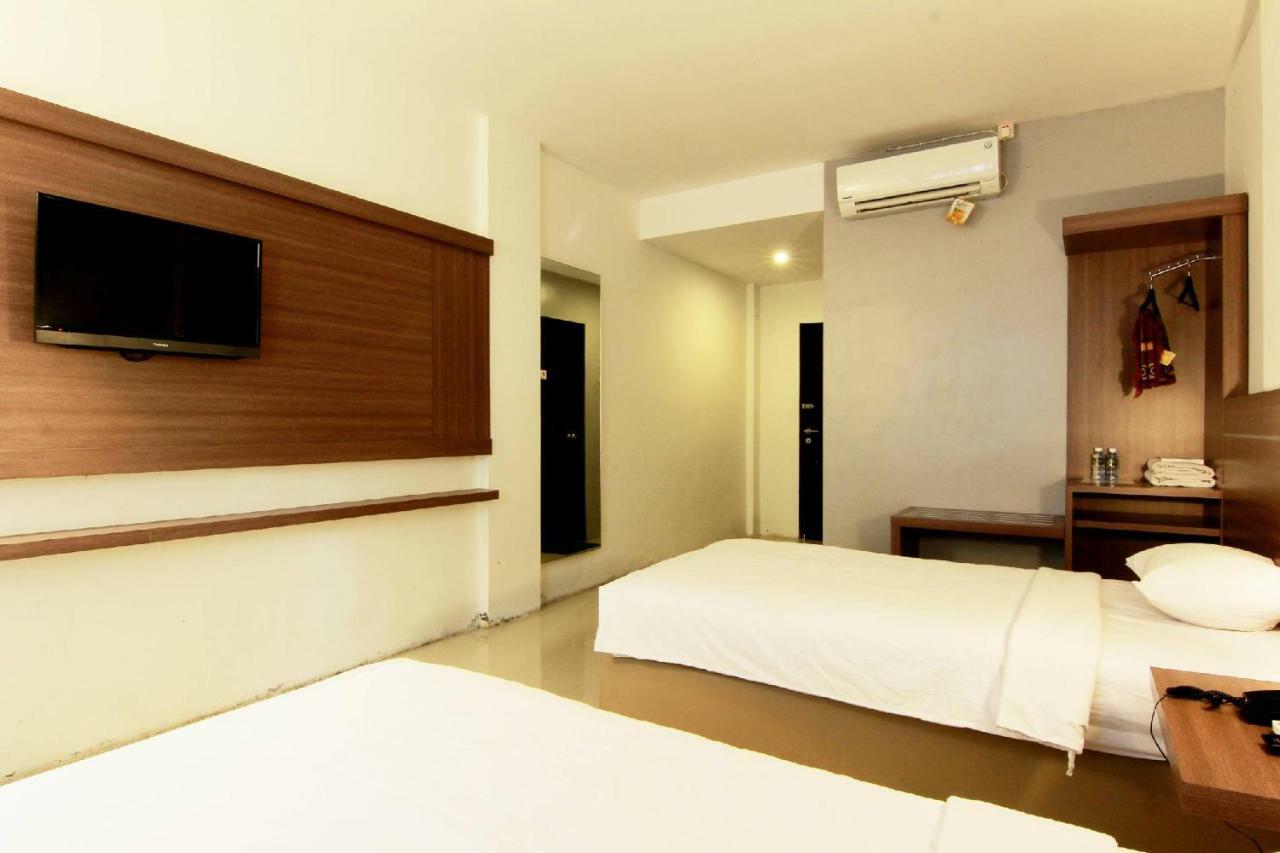 Alzara Hotel Syariah Wonosari Экстерьер фото
